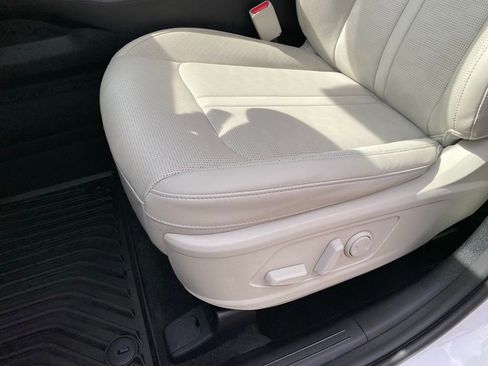 Used 2025 Kia Sorento S w/ Panoramic Sunroof Package image 28