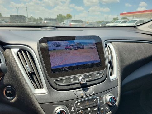 Used 2024 Chevrolet Malibu LT image 22