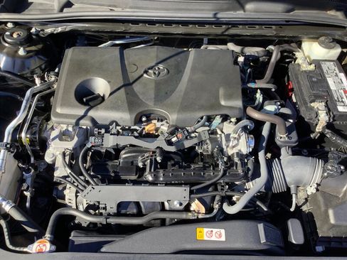 Used 2022 Toyota Camry LE FWD image 10