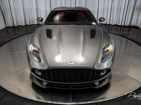 Used 2018 Aston Martin Vanquish Zagato RWD image 8