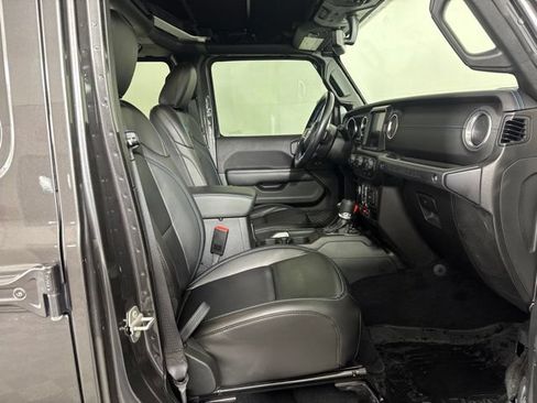 Used 2022 Jeep Wrangler Unlimited Rubicon 4xe AWD/4WD image 4