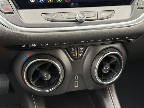 Used 2025 Chevrolet Blazer LT FWD image 28