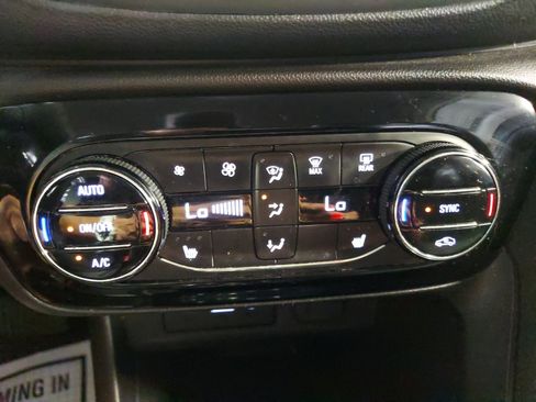 Used 2020 Buick Encore GX Select w/ Sport Touring Package FWD image 17