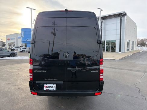 Used 2017 Mercedes-Benz Sprinter 3500 image 4