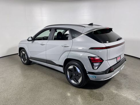 Used 2025 Hyundai Kona Limited FWD image 5