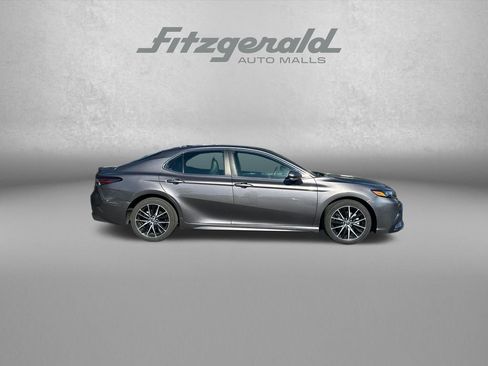 Used 2022 Toyota Camry SE FWD image 8