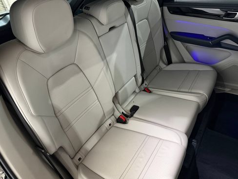 Used 2019 Porsche Cayenne S AWD/4WD image 48