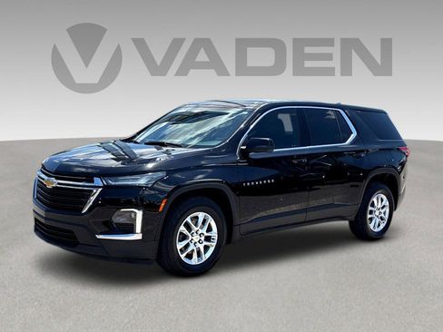 Used 2023 Chevrolet Traverse LS FWD image 3