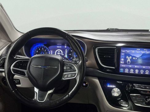 Used 2019 Chrysler Pacifica Touring-L Plus w/ Advanced Safetytec Group image 23