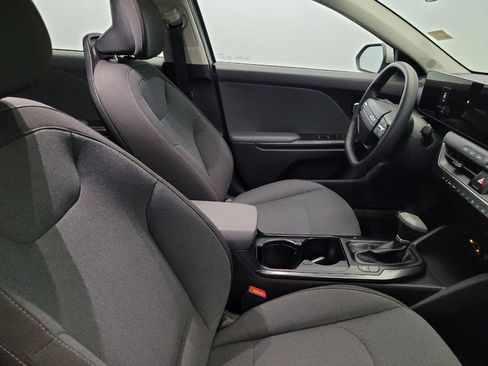 Used 2025 Kia K4 FWD image 21