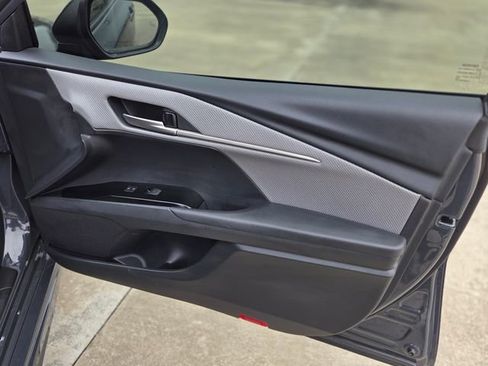 Used 2025 Toyota Camry SE image 14