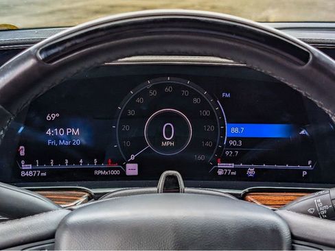 Used 2023 Cadillac Escalade ESV Premium Luxury image 27