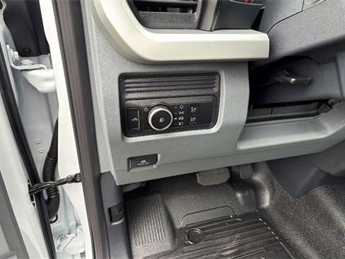 New 2026 Ford F250 XL w/ XL Chrome Package image 25