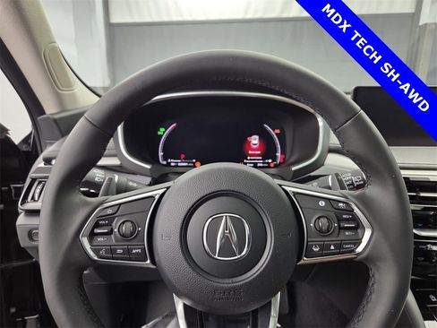 Used 2024 Acura MDX SH-AWD w/ Technology Package image 36