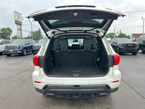 Used 2019 Nissan Pathfinder SL AWD/4WD image 11