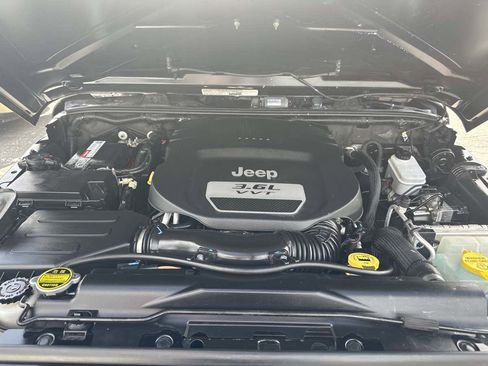 Used 2013 Jeep Wrangler Unlimited Sport image 19