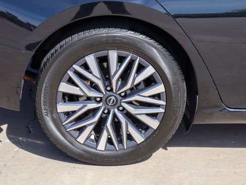 Used 2024 Nissan Altima 2.5 SV FWD image 30