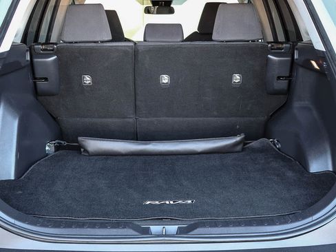 Used 2021 Toyota RAV4 XLE w/ Carpet Mat Package (TMS) FWD image 25