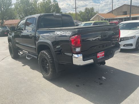 Used 2018 Toyota Tacoma TRD Off-Road AWD/4WD image 6
