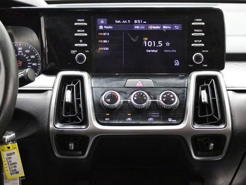 Used 2021 Kia Sorento LX image 29