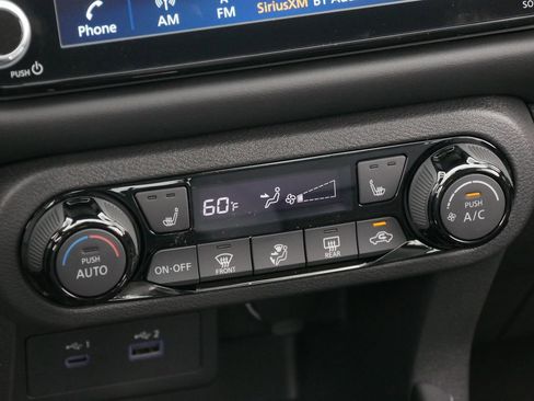 Used 2024 Nissan Kicks SR w/ SR Premium Package image 19