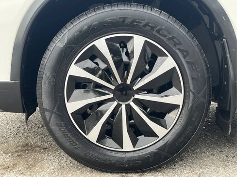Used 2019 Nissan Rogue SV AWD/4WD image 10