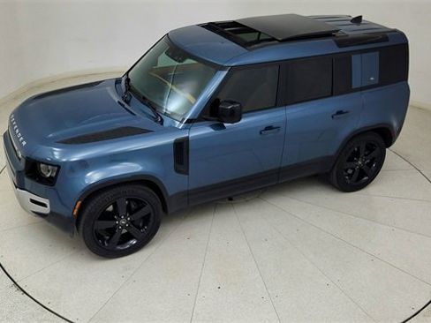 Used 2024 Land Rover Defender 110 SE image 82