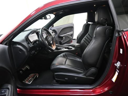 Used 2018 Dodge Challenger SRT Hellcat RWD image 21