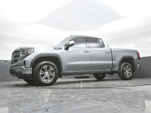 Used 2025 GMC Sierra 1500 SLT AWD/4WD image 29