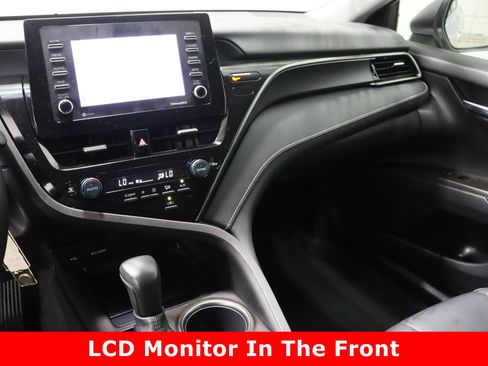 Used 2023 Toyota Camry SE image 16