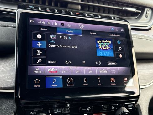 Used 2023 Jeep Grand Cherokee 4WD 4xe image 18