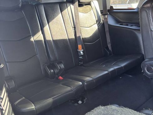 Used 2019 Cadillac Escalade Luxury w/ Escalade Sport Edition image 17