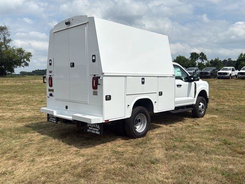 New 2025 Ford F350 XL w/ XL Chrome Package AWD/4WD image 5