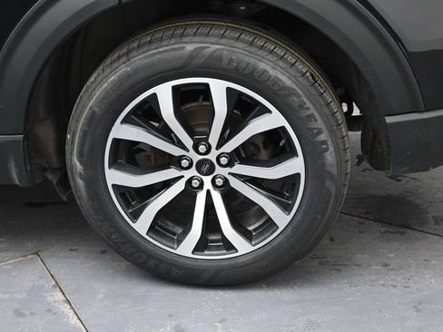 Used 2023 Ford Explorer ST-Line w/ Class IV Trailer Tow Package AWD/4WD image 5