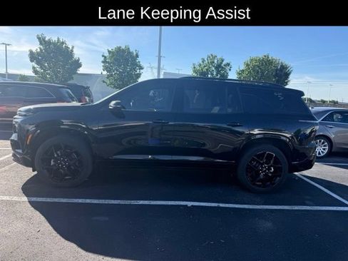 Used 2025 Chevrolet Traverse RS AWD/4WD image 9