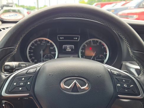 Used 2018 INFINITI QX30 Premium w/ Navigation Package AWD/4WD image 38