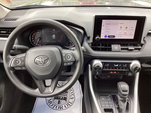 Used 2025 Toyota RAV4 XLE image 16