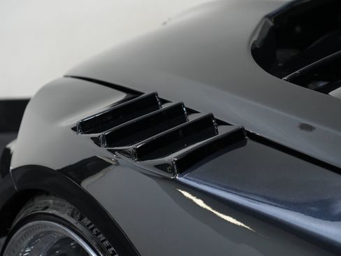 Used 2021 BMW M4 Coupe w/ Executive Package RWD image 20