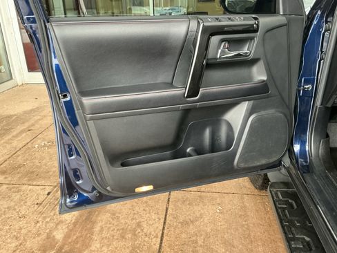 Used 2019 Toyota 4Runner TRD Off-Road Premium image 14