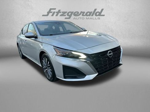 Used 2023 Nissan Altima 2.5 SV image 9