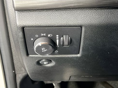 Used 2022 Jeep Grand Cherokee Laredo X image 10