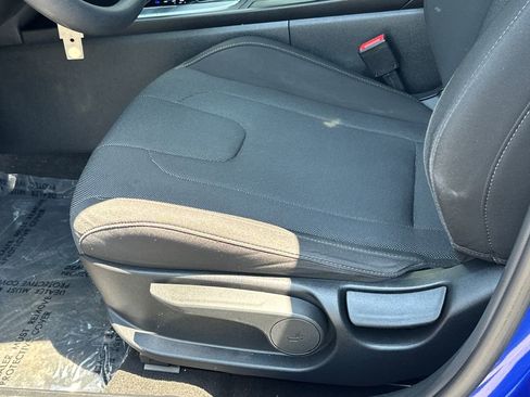 Used 2024 Hyundai Elantra SE FWD image 19
