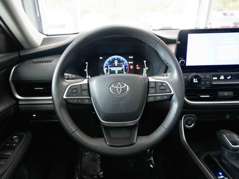 Used 2025 Toyota Grand Highlander AWD image 21