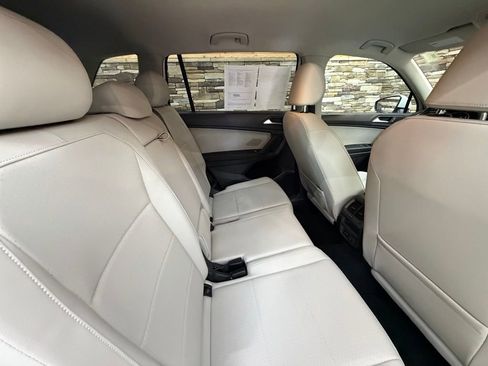 Used 2019 Volkswagen Tiguan SE w/ 3rd Row Seat Package AWD/4WD image 30