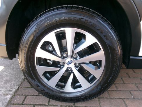 Used 2023 Subaru Outback Premium AWD/4WD image 47