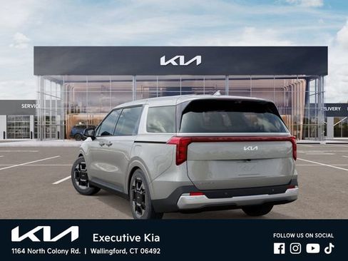 New 2026 Kia Carnival EX FWD image 4