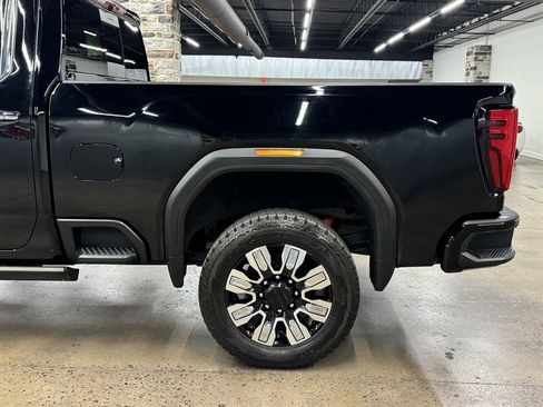 Used 2024 GMC Sierra 2500 Denali image 8