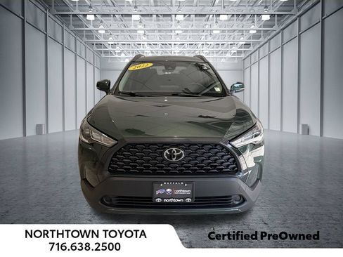 Used 2022 Toyota Corolla Cross LE w/ Moonroof Package AWD/4WD image 3