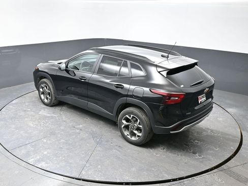 Used 2025 Chevrolet Trax LT image 45