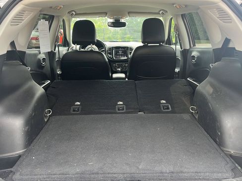 Used 2019 Jeep Compass Limited AWD/4WD image 25